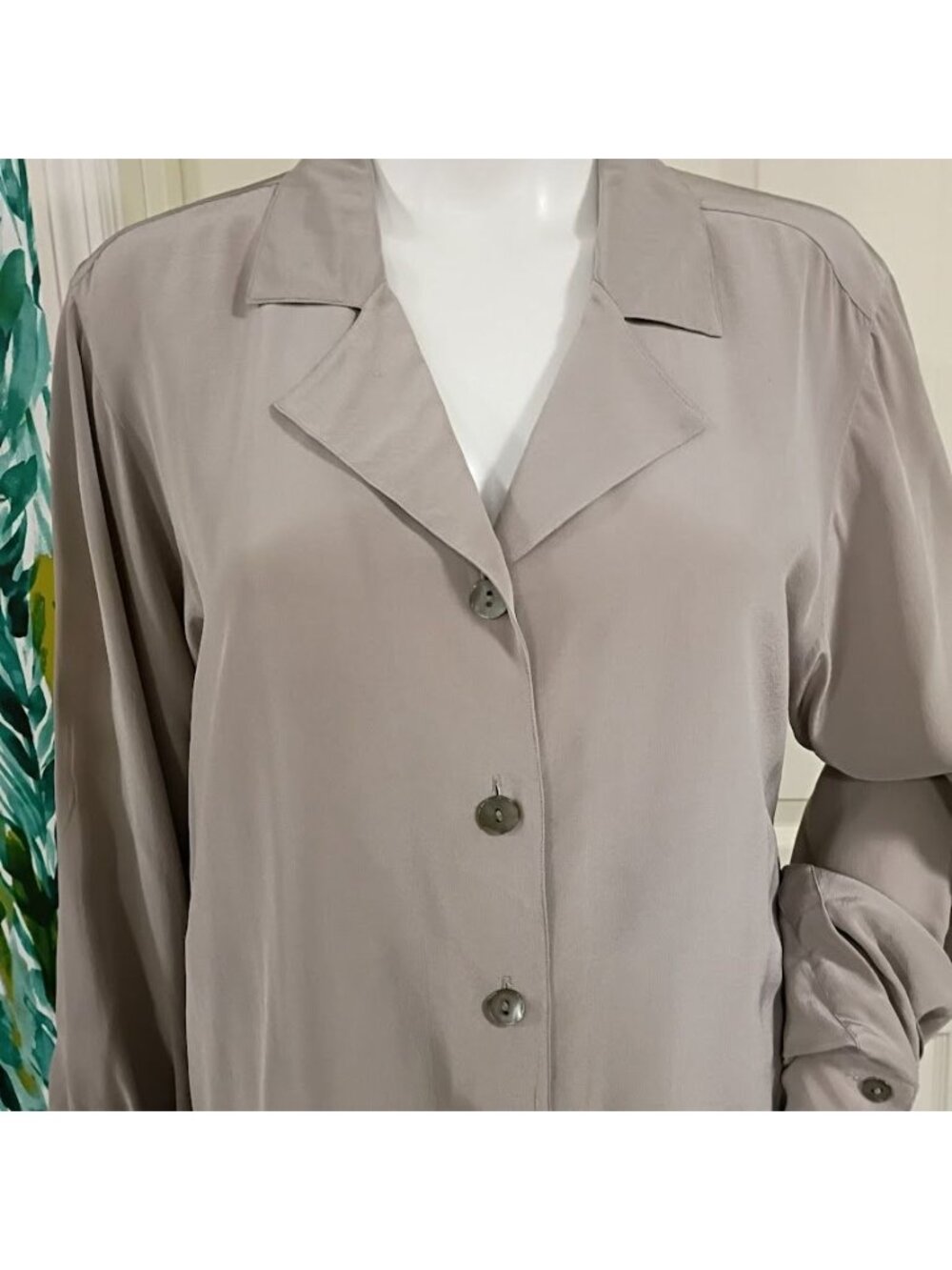 Jaeger Silk Button-Up Blouse Gray M Cropped  Vintage Pre-Owned - Picture 2 of 14